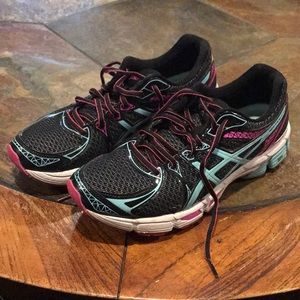Gym shoes